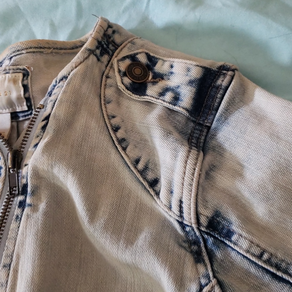 Denim jacket - Picture 3 of 4
